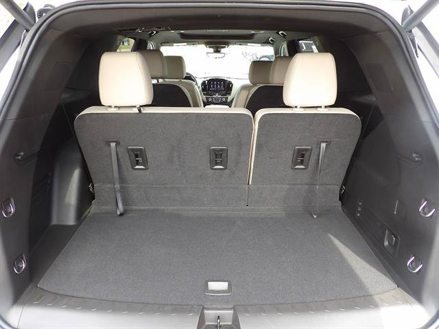 Certified 2022 Chevrolet Traverse LT w/ LT Premium Package FWD image 33