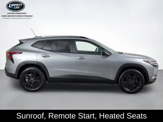 Used 2025 Chevrolet Trax ACTIV w/ Sunroof Package image 2