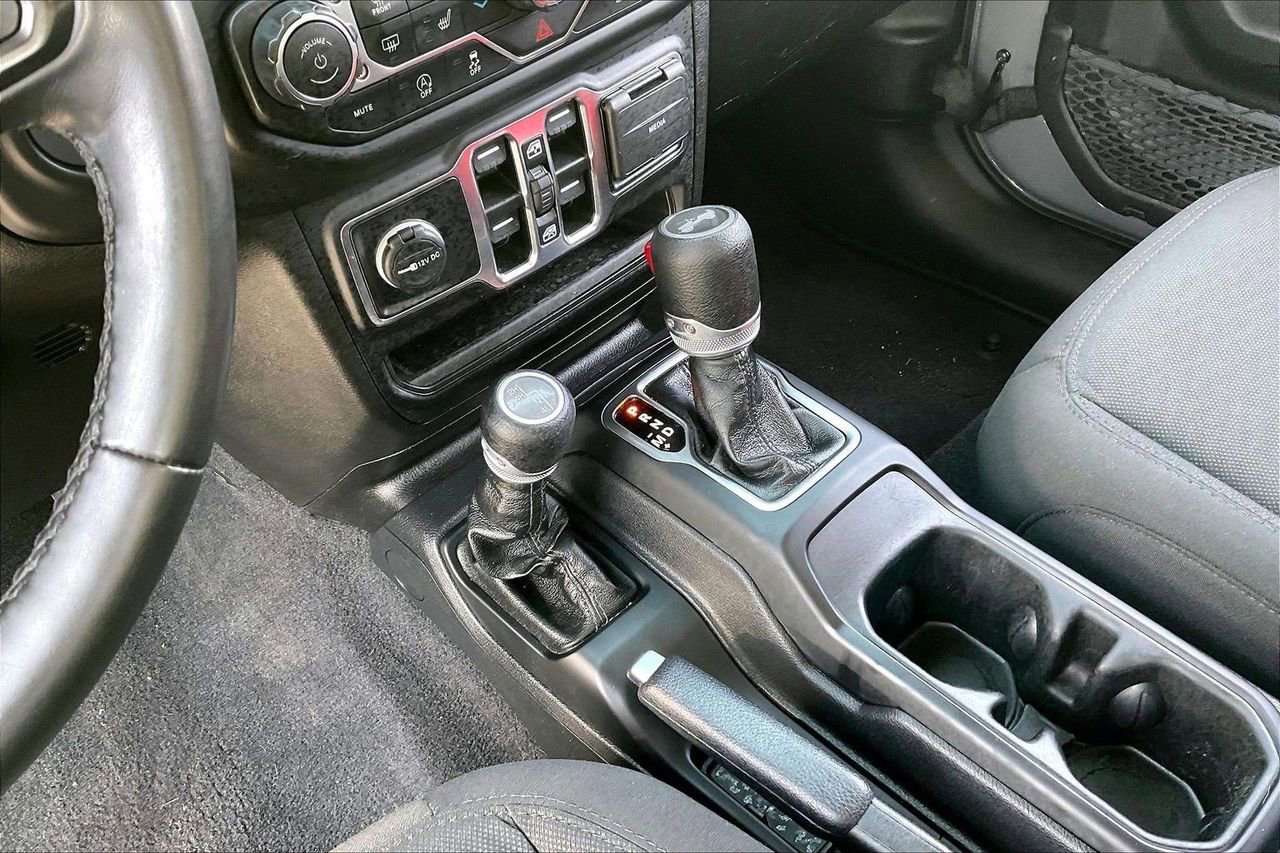 Certified 2023 Jeep Wrangler Willys image 31