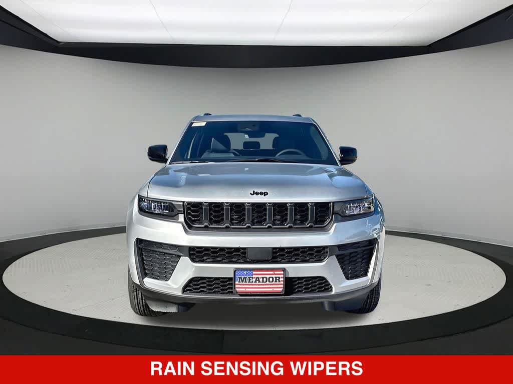 New 2026 Jeep Grand Cherokee Altitude AWD/4WD image 8