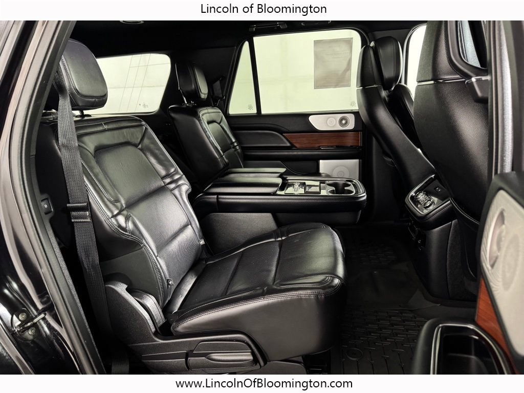 Used 2020 Lincoln Navigator L Reserve w/ Equipment Group 208A Reserve AWD/4WD image 12