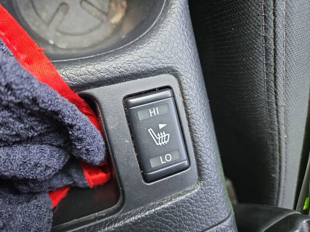 Used 2018 Nissan Rogue SV w/ Premium Package image 23