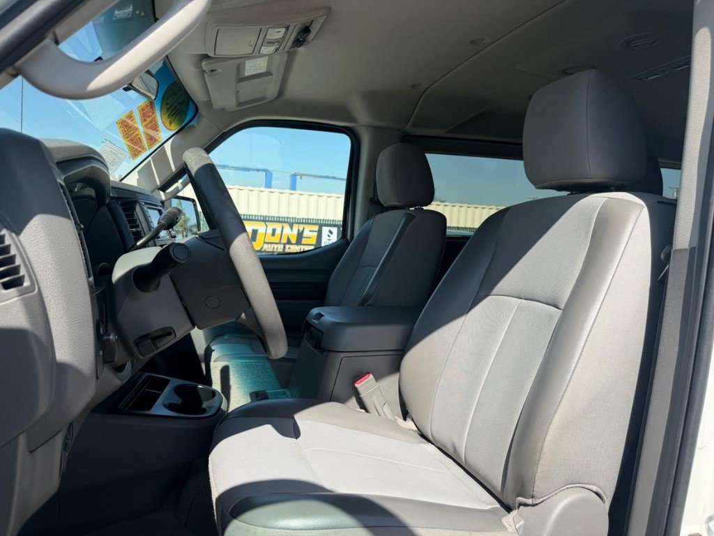 Used 2015 Nissan NV 3500 SV w/ Technology Package RWD image 18