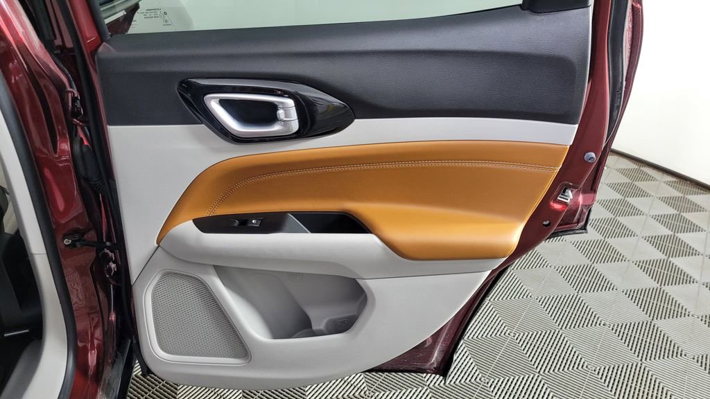 Used 2022 Jeep Compass Limited image 31