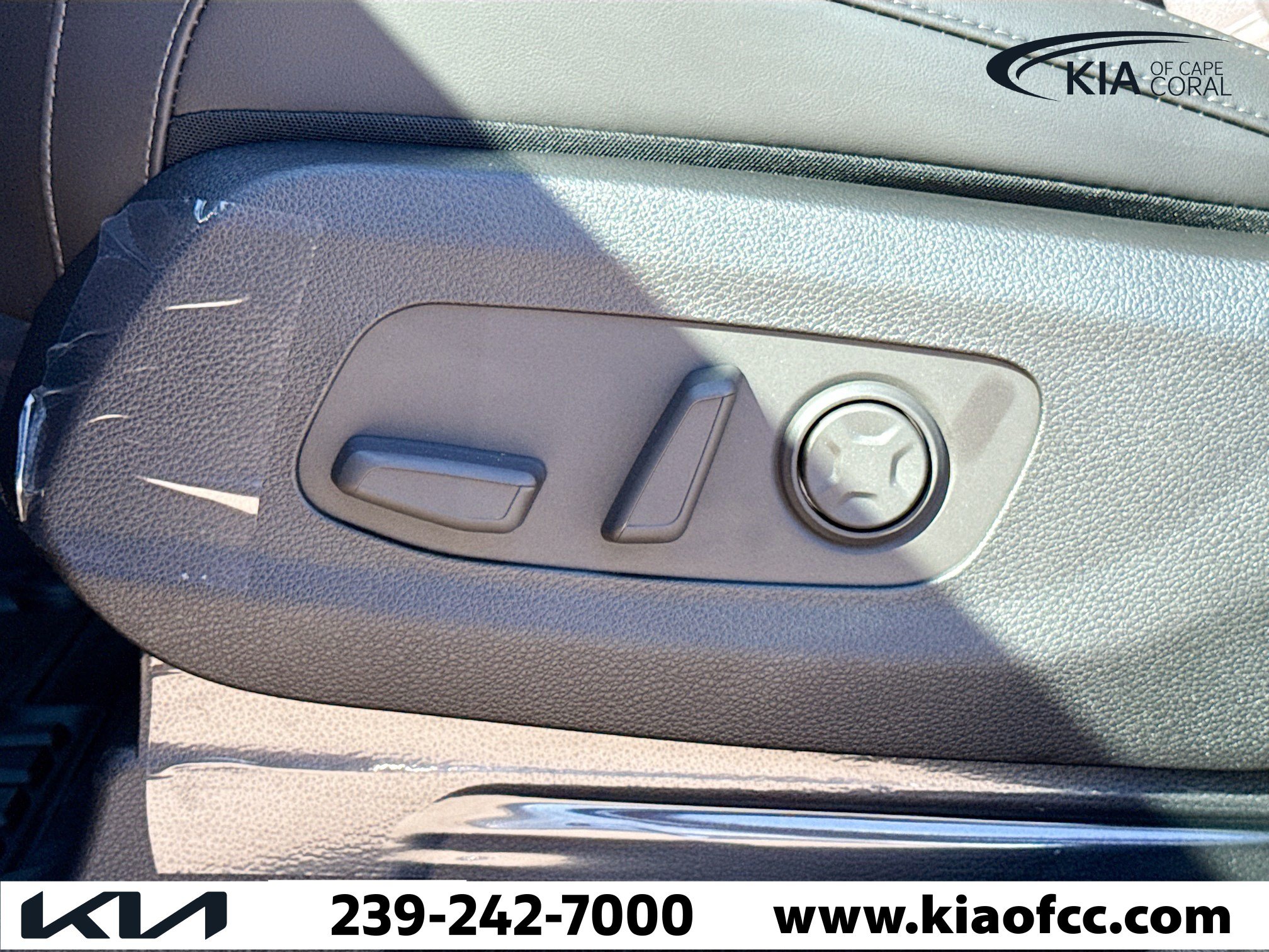 New 2026 Kia Carnival EX FWD image 25