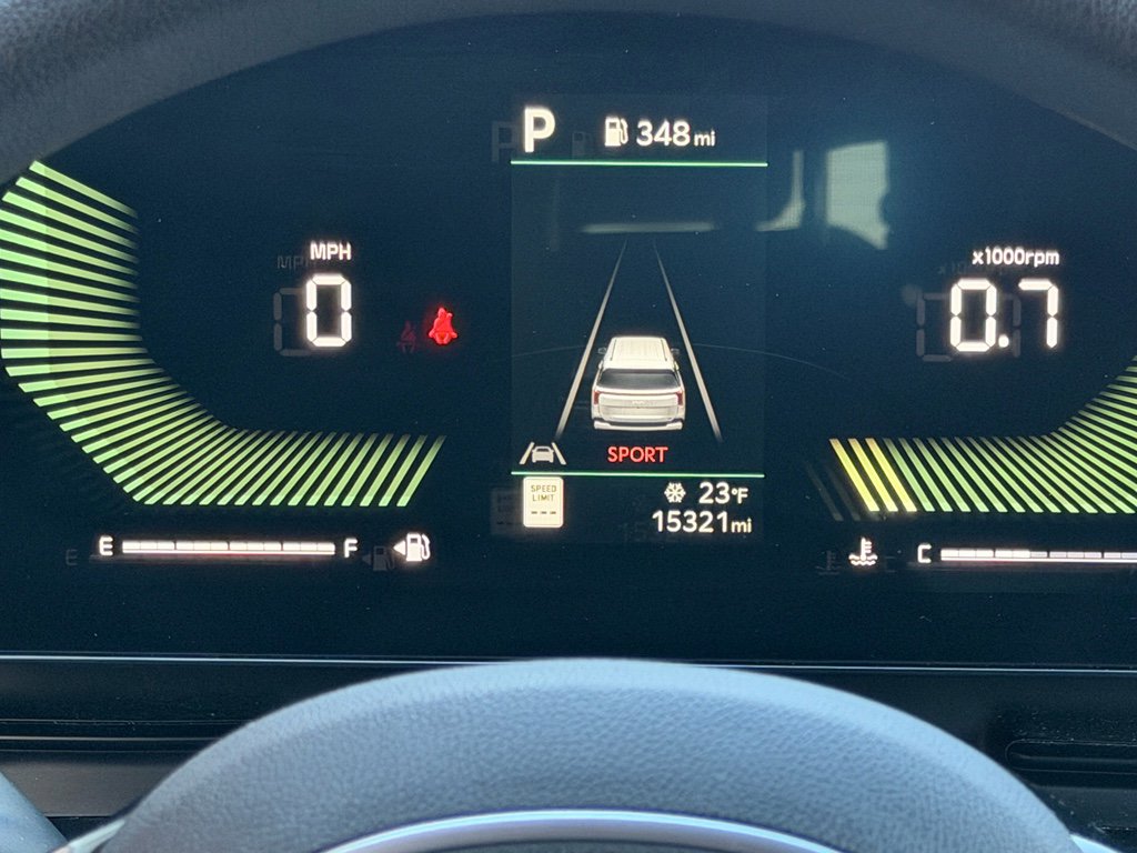 Used 2025 Kia Carnival LX image 33