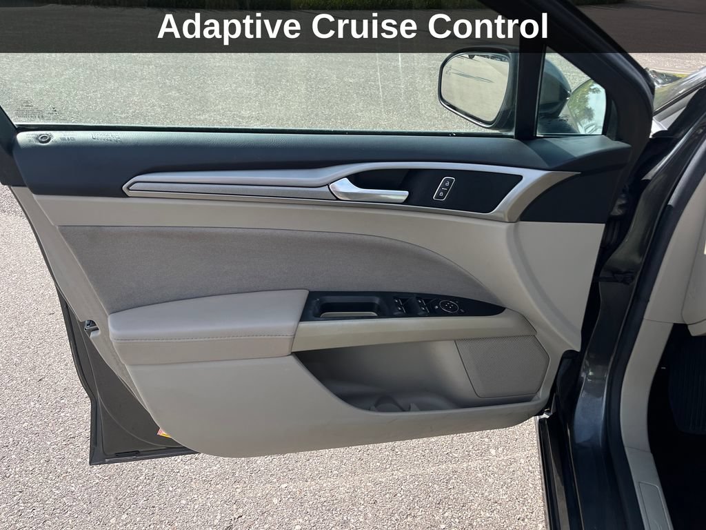 Used 2019 Ford Fusion SE FWD image 13