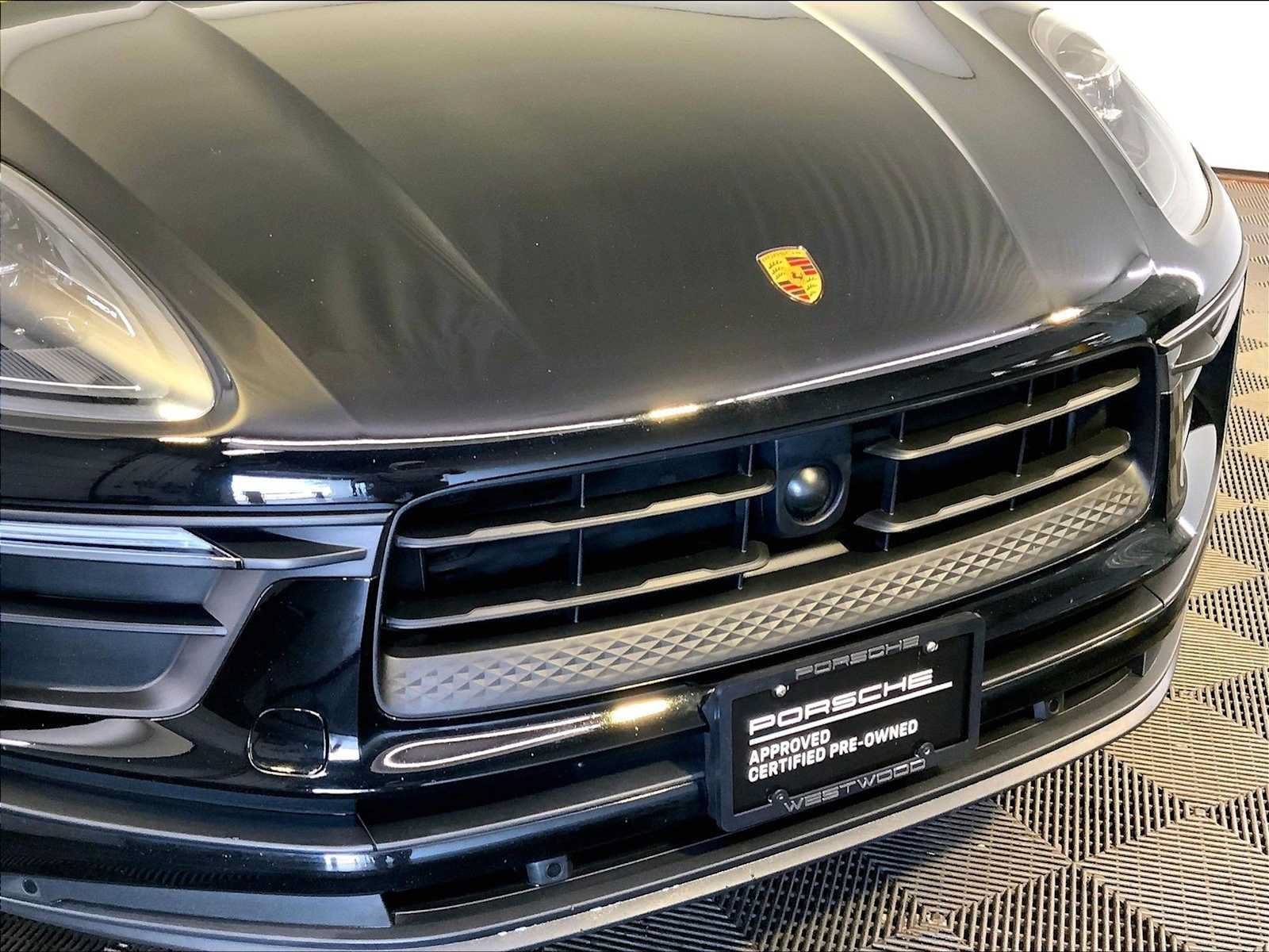 Used 2023 Porsche Macan AWD/4WD image 34