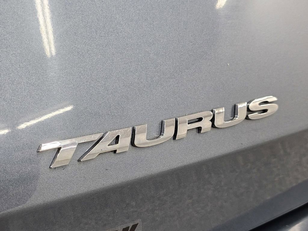 Used 2010 Ford Taurus SEL image 26