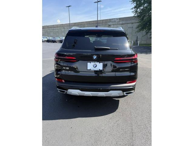 Used 2026 BMW X5 xDrive40i w/ Premium Package AWD/4WD image 4