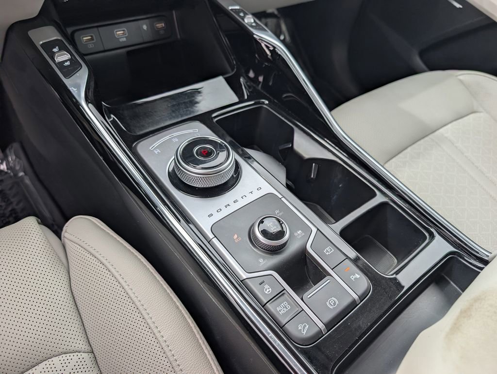 Certified 2023 Kia Sorento SX Prestige w/ Panoramic Sunroof Package image 31