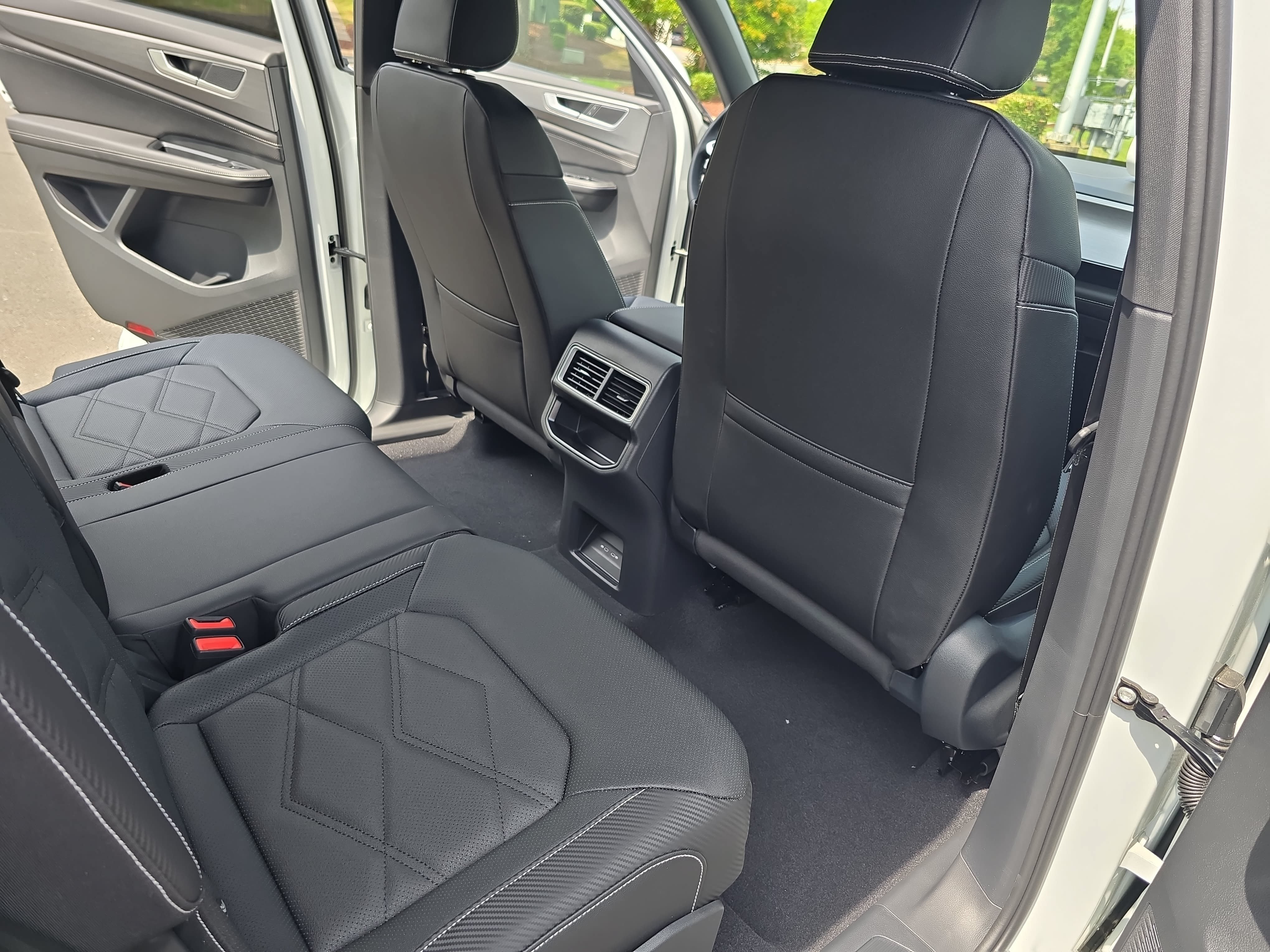 New 2026 Volkswagen Atlas Cross Sport SE FWD image 11