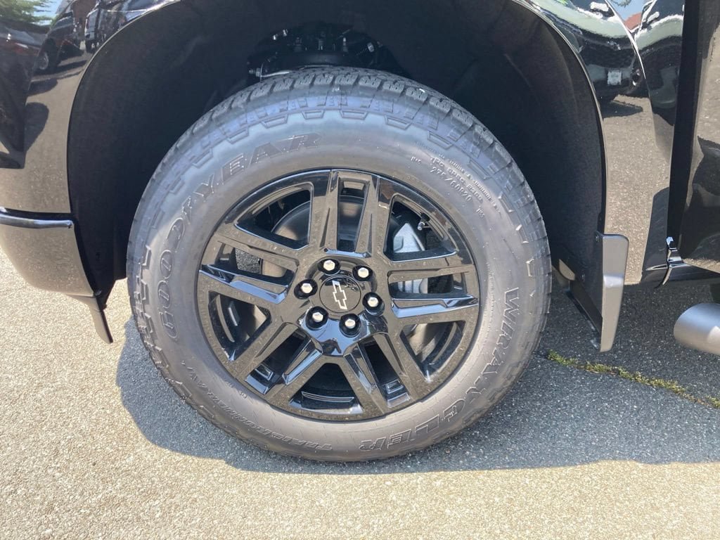 New 2026 Chevrolet Silverado 1500 Custom w/ Turbomax Blackout Package AWD/4WD image 24