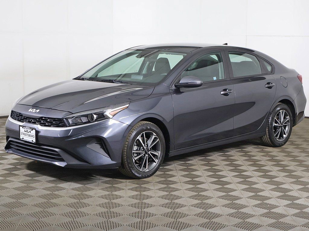 Used 2023 Kia Forte LXS w/ LXS Technology Package FWD image 7