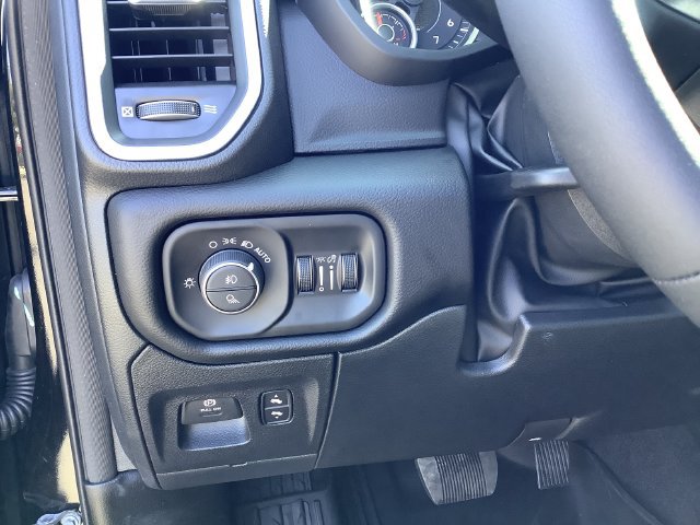 New 2026 RAM 1500 Laramie AWD/4WD image 15