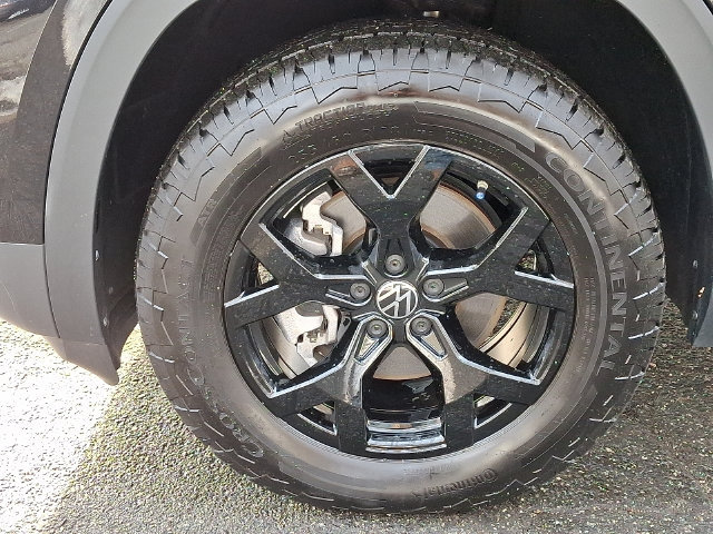 Certified 2025 Volkswagen Atlas Peak Edition SE AWD/4WD image 28