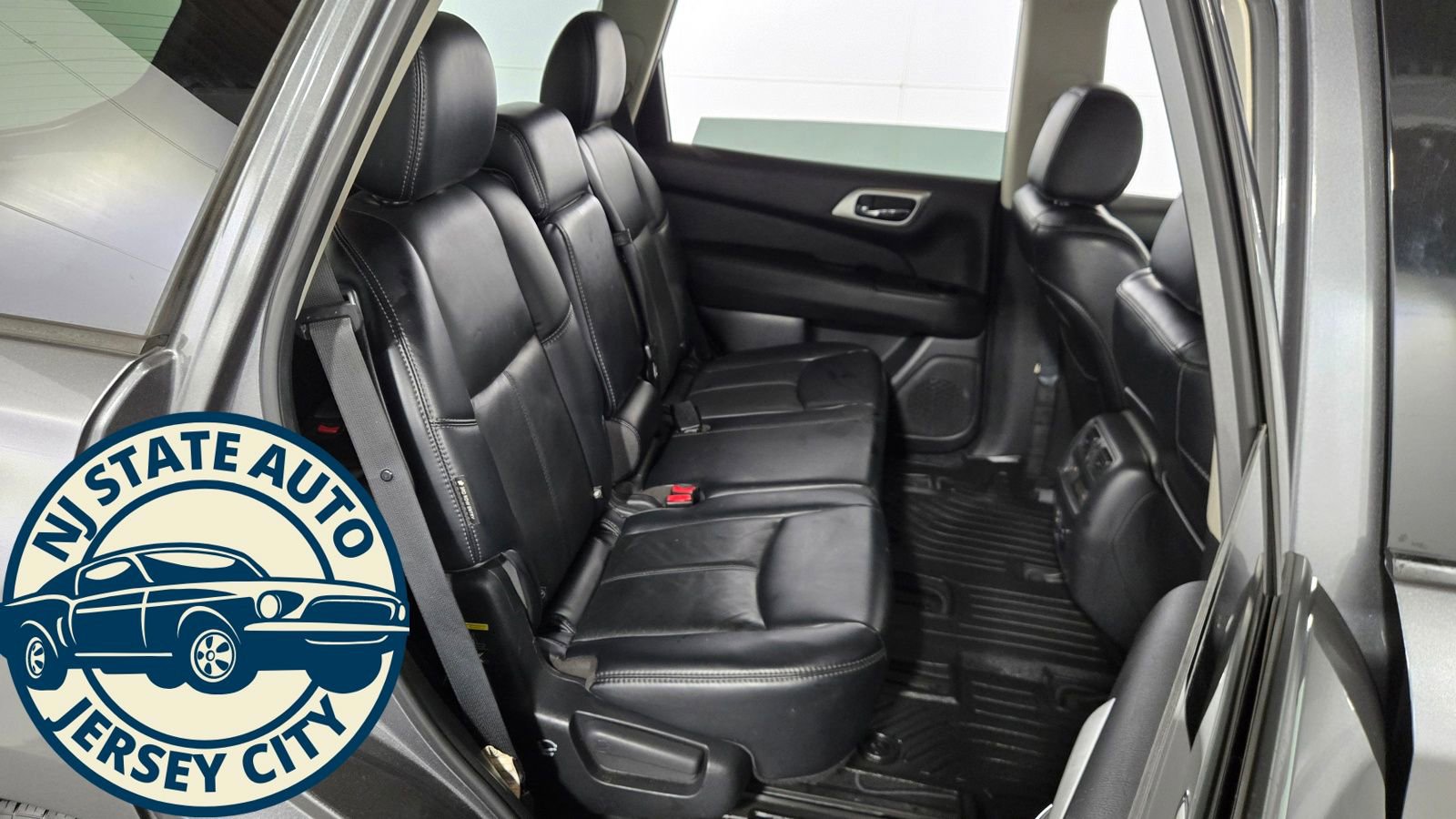 Used 2018 Nissan Pathfinder SL w/ SL Premium Package image 41