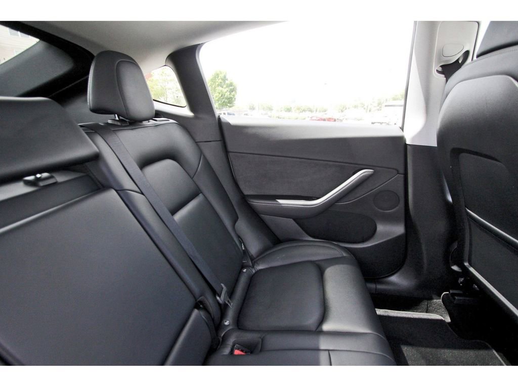 Used 2021 Tesla Model Y Long Range AWD/4WD image 13