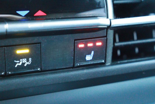 Used 2022 Toyota Sienna XSE w/ XSE Plus Package image 17