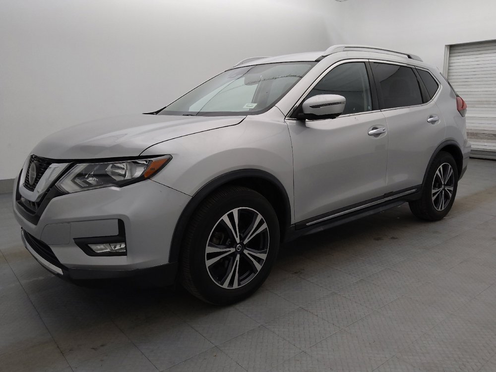 Used 2018 Nissan Rogue SL image 2