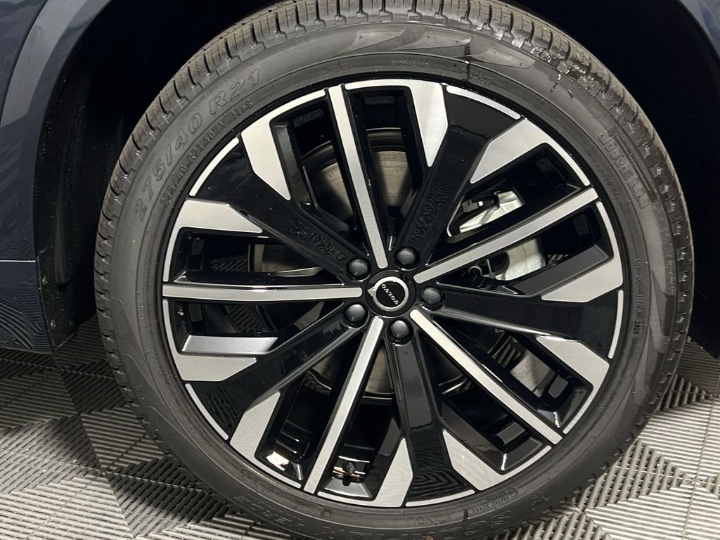 New 2026 Volvo XC90 B6 Plus w/ Protection Package Premier image 17