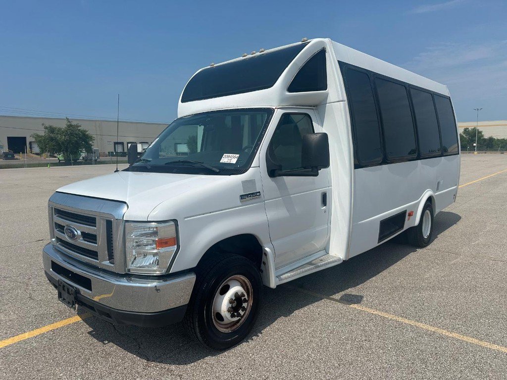 Used 2017 Ford E-450 and Econoline 450 Super Duty w/ Shuttle Bus Prep Package RWD image 27
