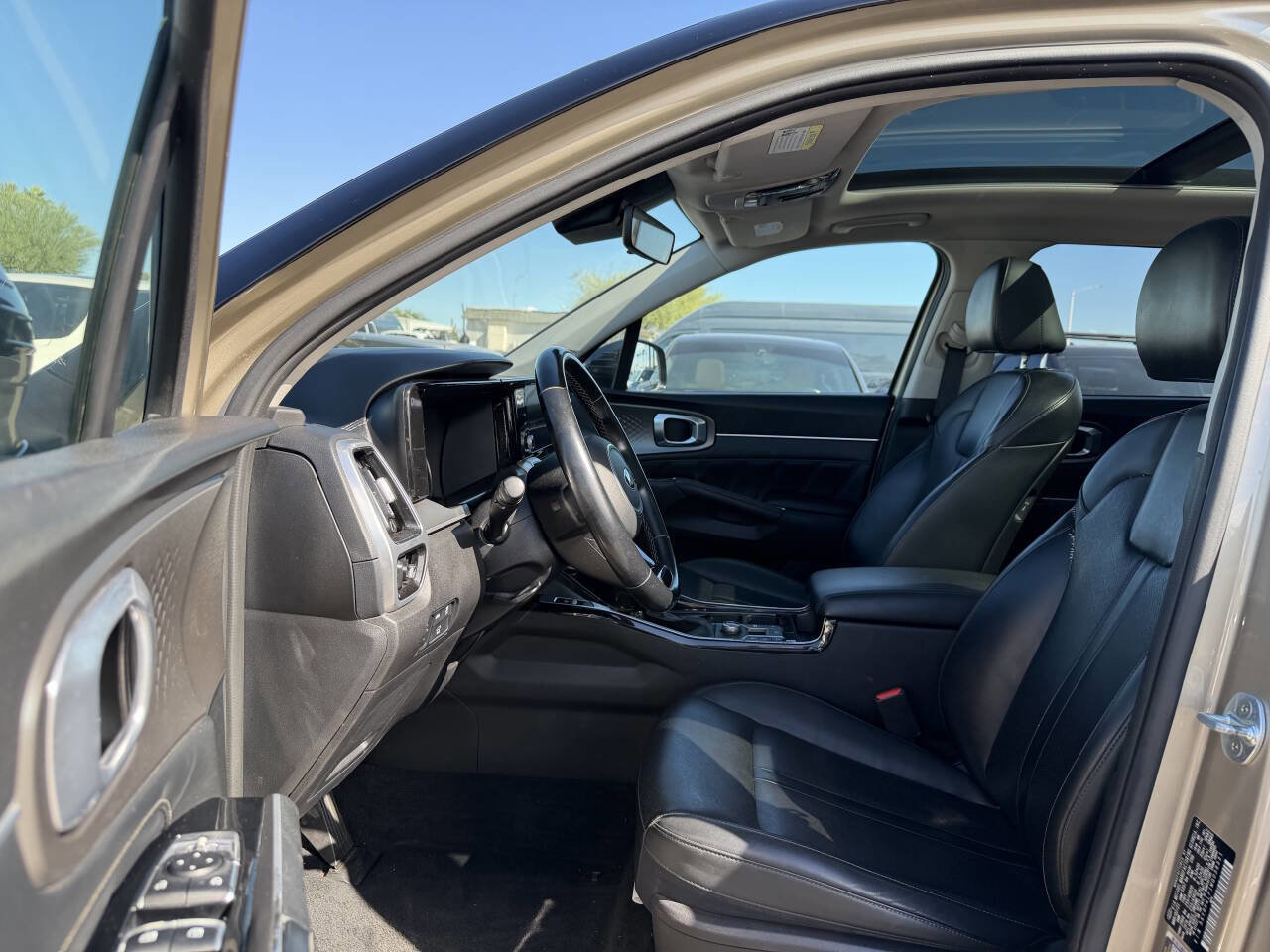 Used 2021 Kia Sorento SX image 19