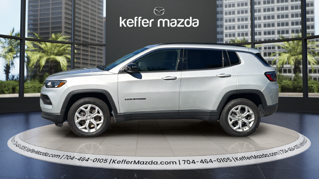 Used 2024 Jeep Compass Latitude AWD/4WD image 4
