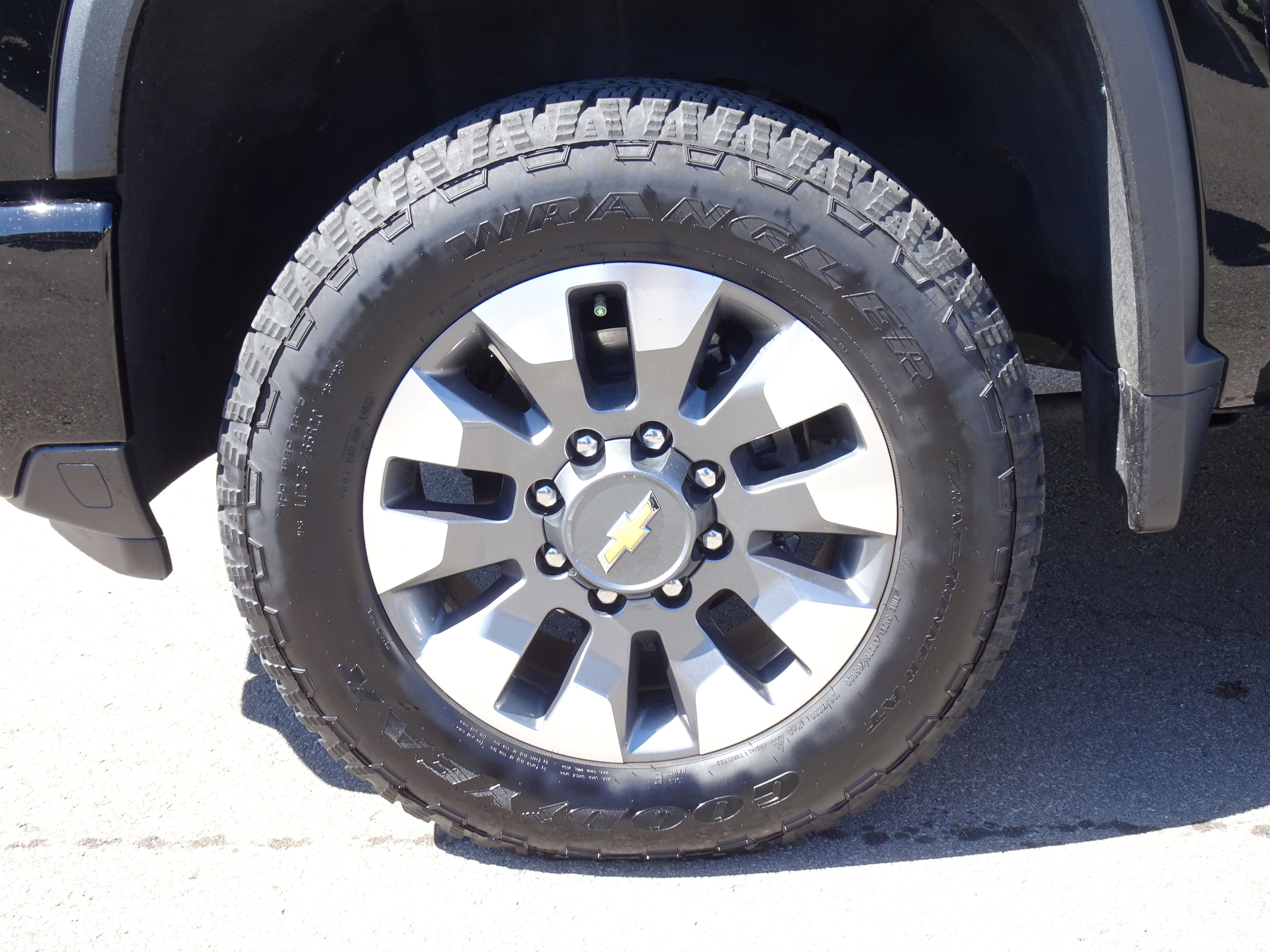 Used 2024 Chevrolet Silverado 2500 Custom w/ Custom Convenience Package image 29