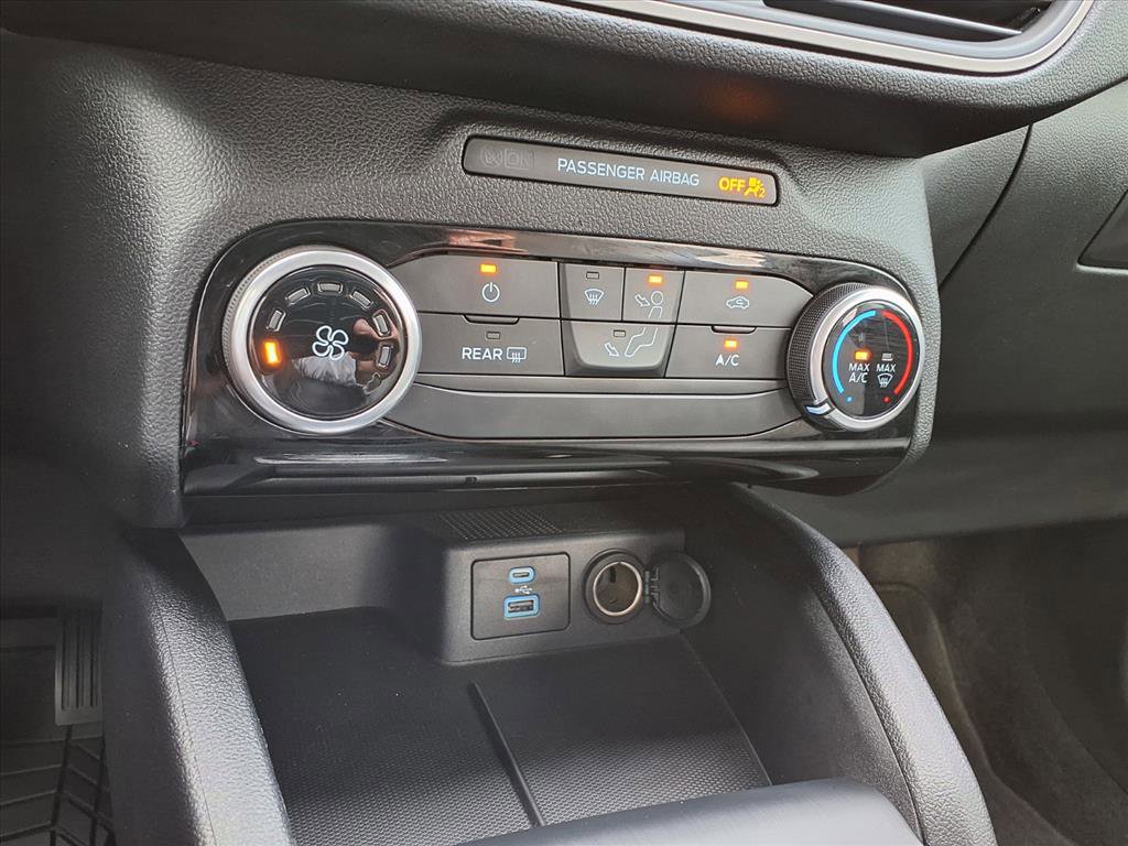 Used 2022 Ford Escape SE image 24
