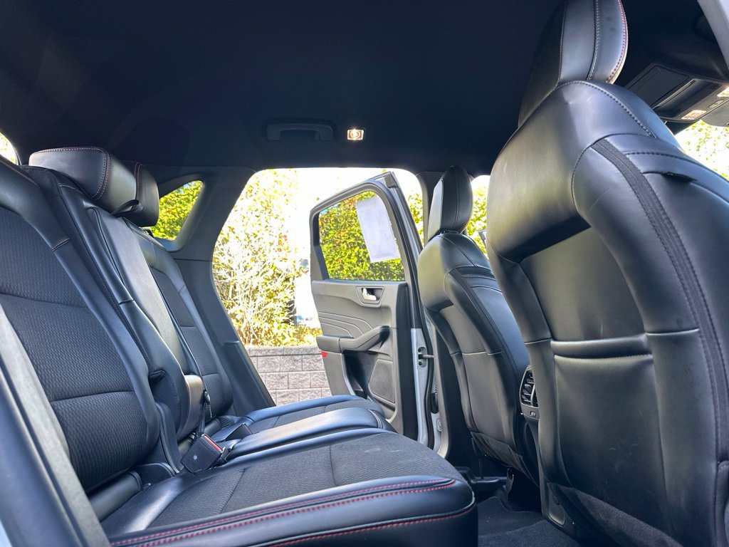 Used 2025 Ford Escape ST-Line Select AWD/4WD image 30