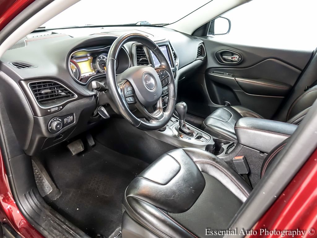 Used 2020 Jeep Cherokee Trailhawk w/ Cold Weather Group AWD/4WD image 10