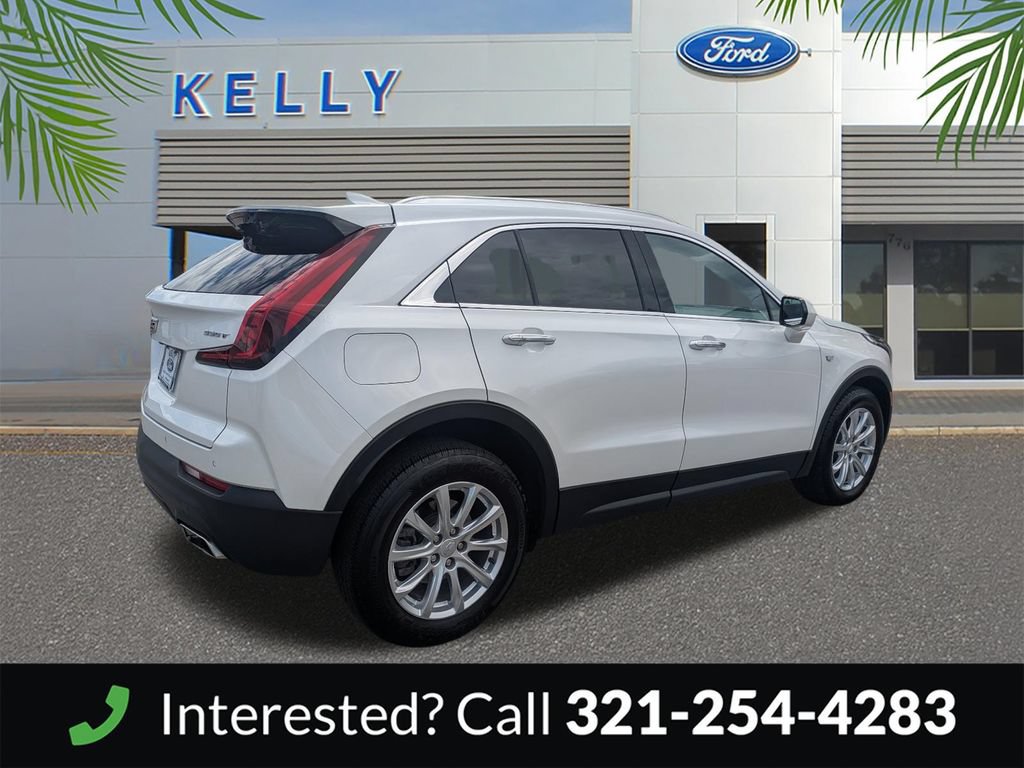 Used 2022 Cadillac XT4 Luxury w/ Cold Weather Package AWD/4WD image 6