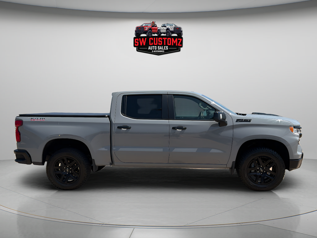 Used 2024 Chevrolet Silverado 1500 LT Trail Boss w/ Convenience Package II AWD/4WD image 8