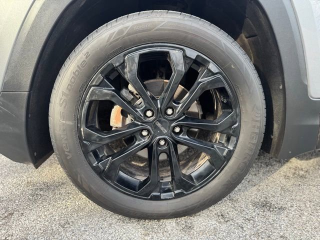 Used 2020 GMC Terrain SLE w/ Driver Convenience Package image 2