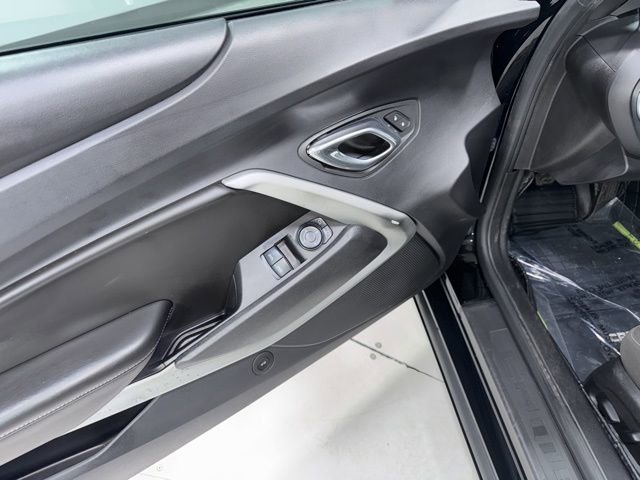 Used 2016 Chevrolet Camaro LT RWD image 9