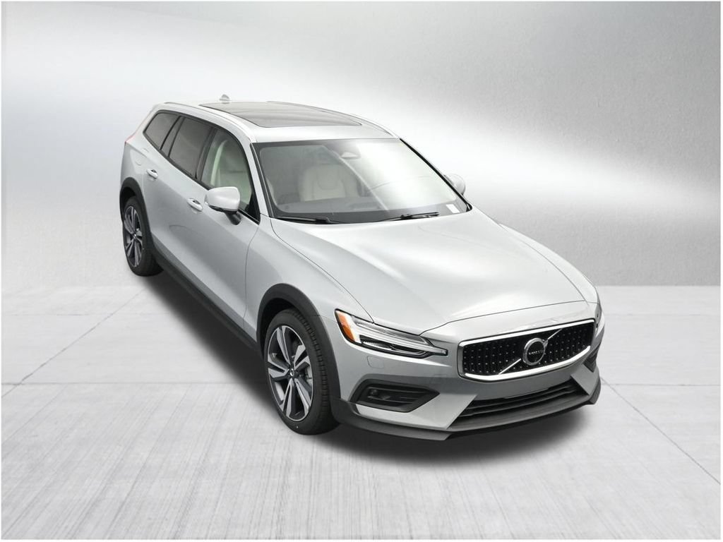 New 2026 Volvo V60 B5 Cross Country Plus w/ Protection Package Premier AWD/4WD image 20
