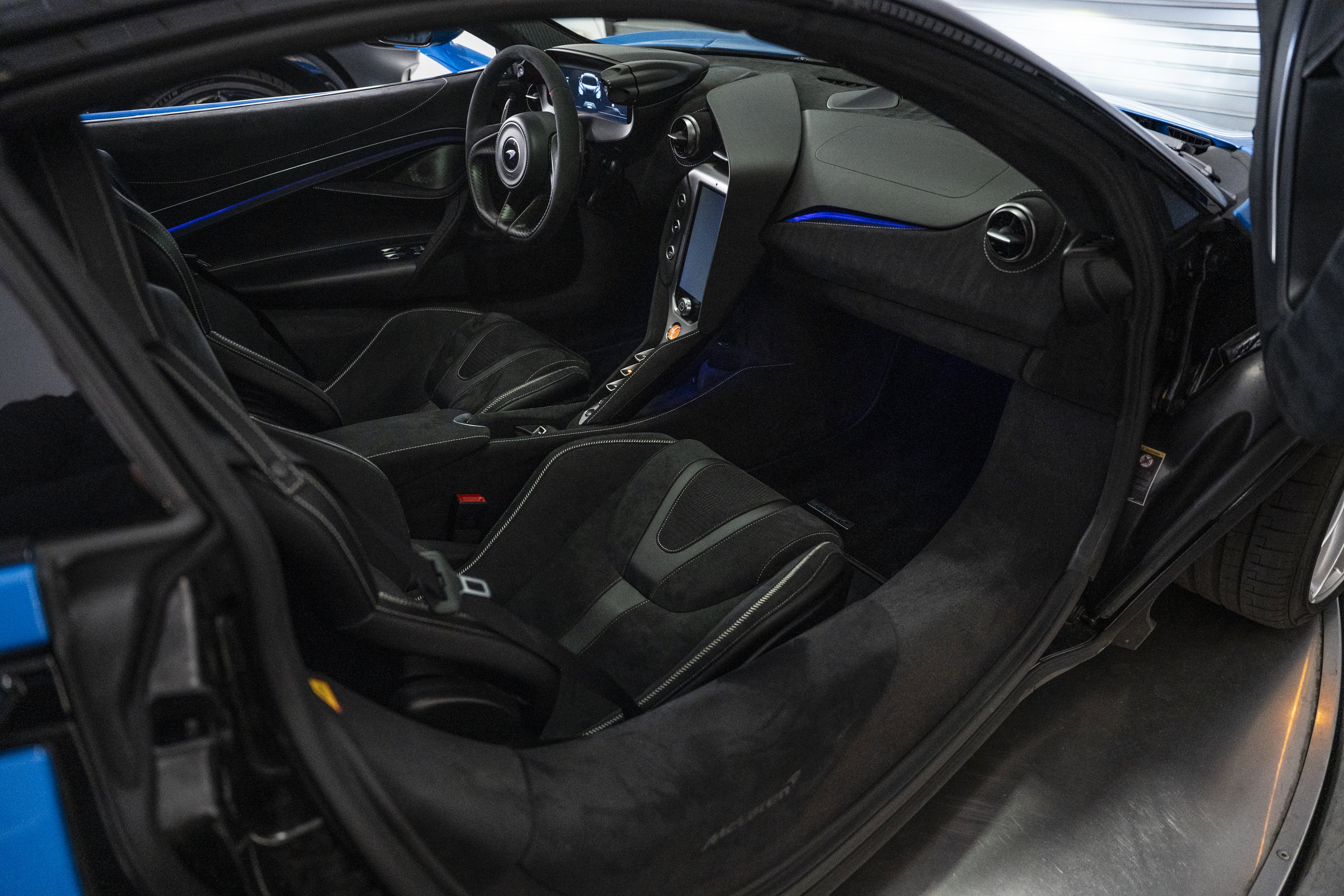 Used 2026 McLaren 750S Spider RWD image 45