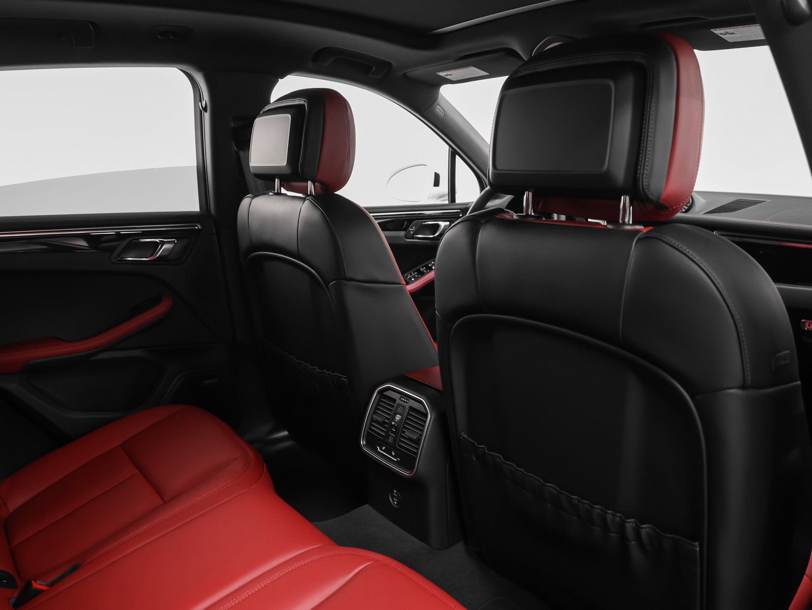 New 2026 Porsche Macan image 27