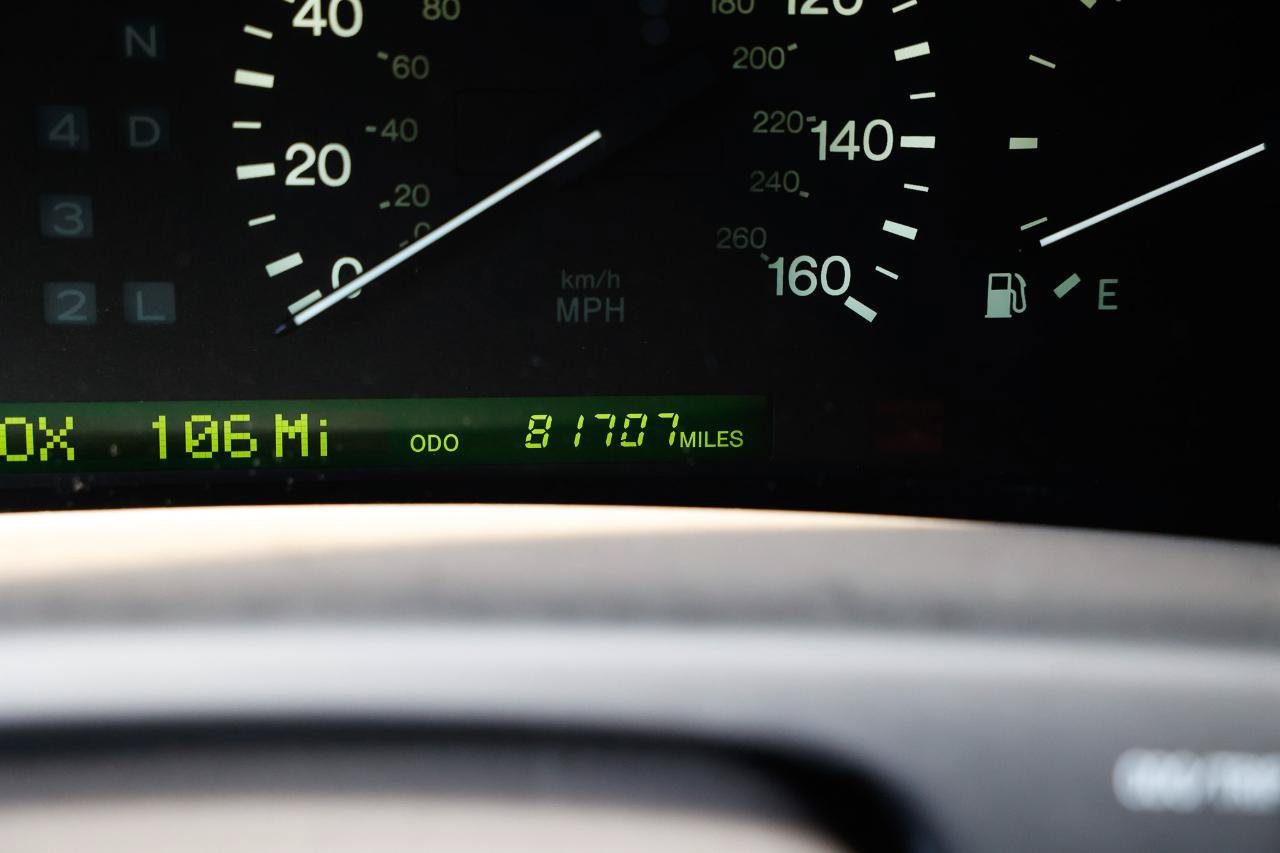 Used 1999 Lexus LS 400 w/ Premium Pkg RWD image 39