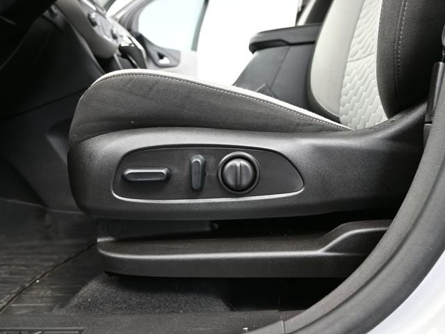 Used 2021 Chevrolet Equinox LS w/ LS Convenience Package image 19