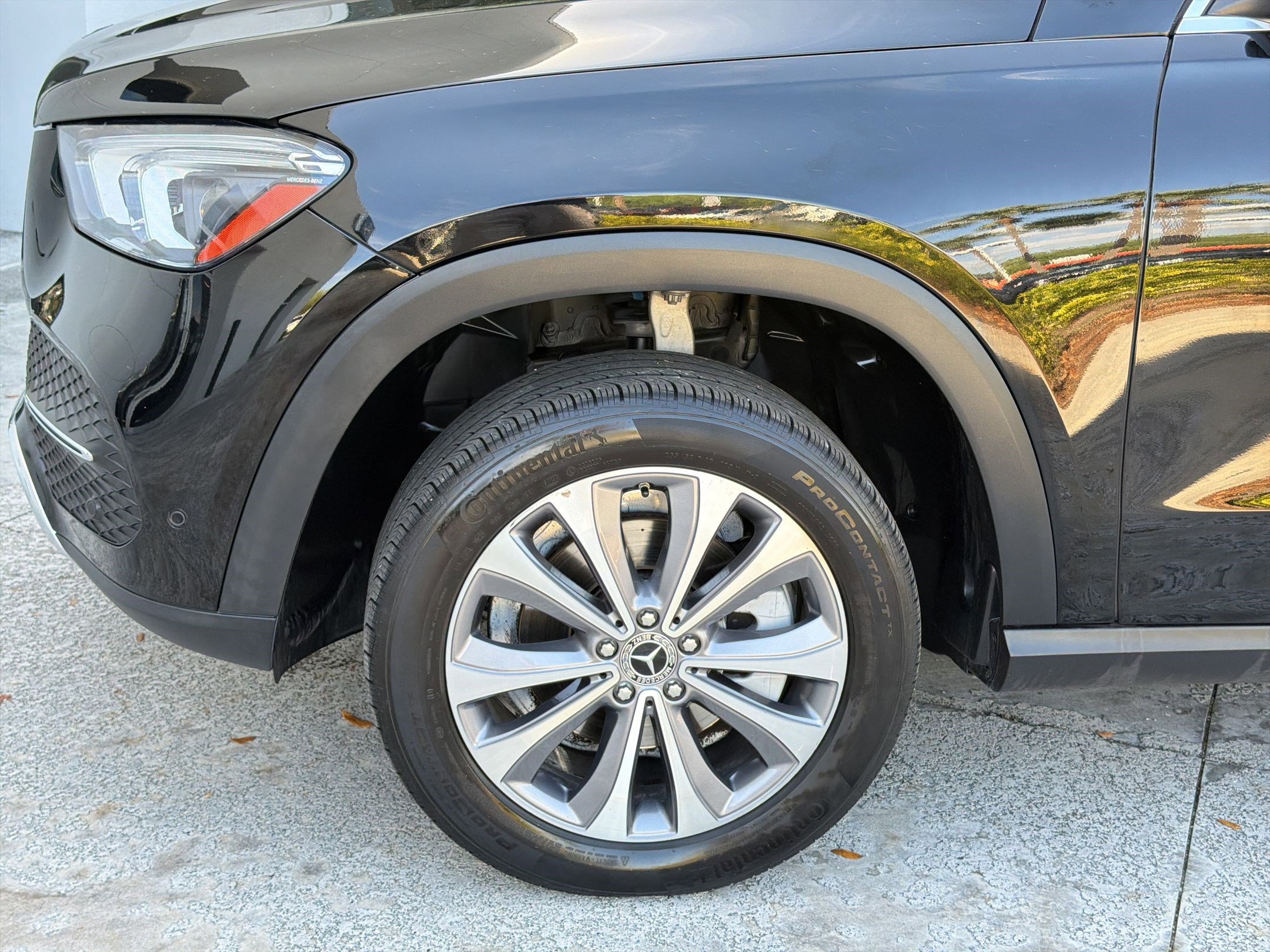 Used 2022 Mercedes-Benz GLE 350 4MATIC w/ Premium Package image 12