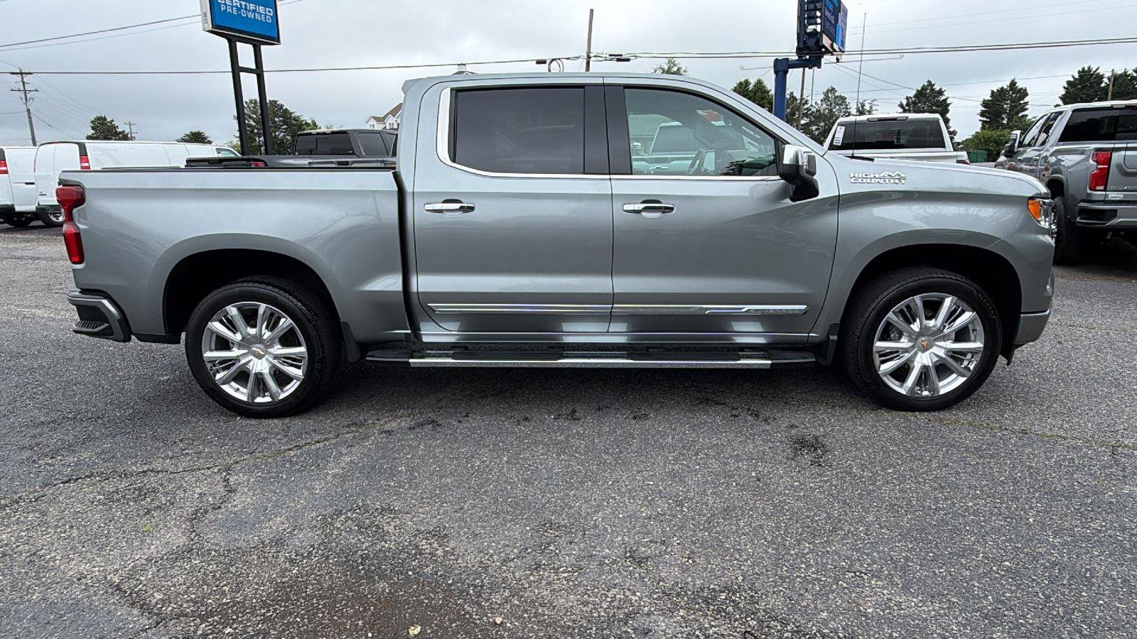 Certified 2024 Chevrolet Silverado 1500 High Country w/ High Country Premium Package AWD/4WD image 4