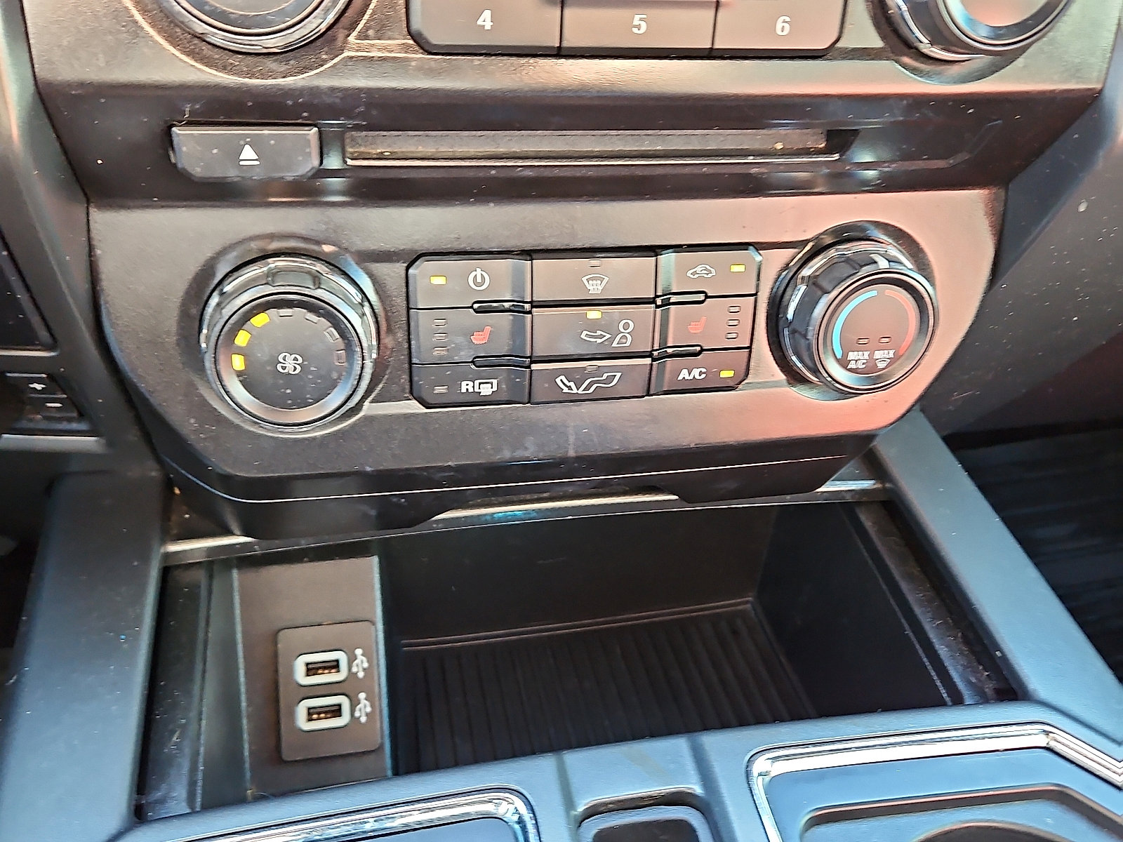 Used 2017 Ford F150 XLT w/ Equipment Group 302A Luxury image 15