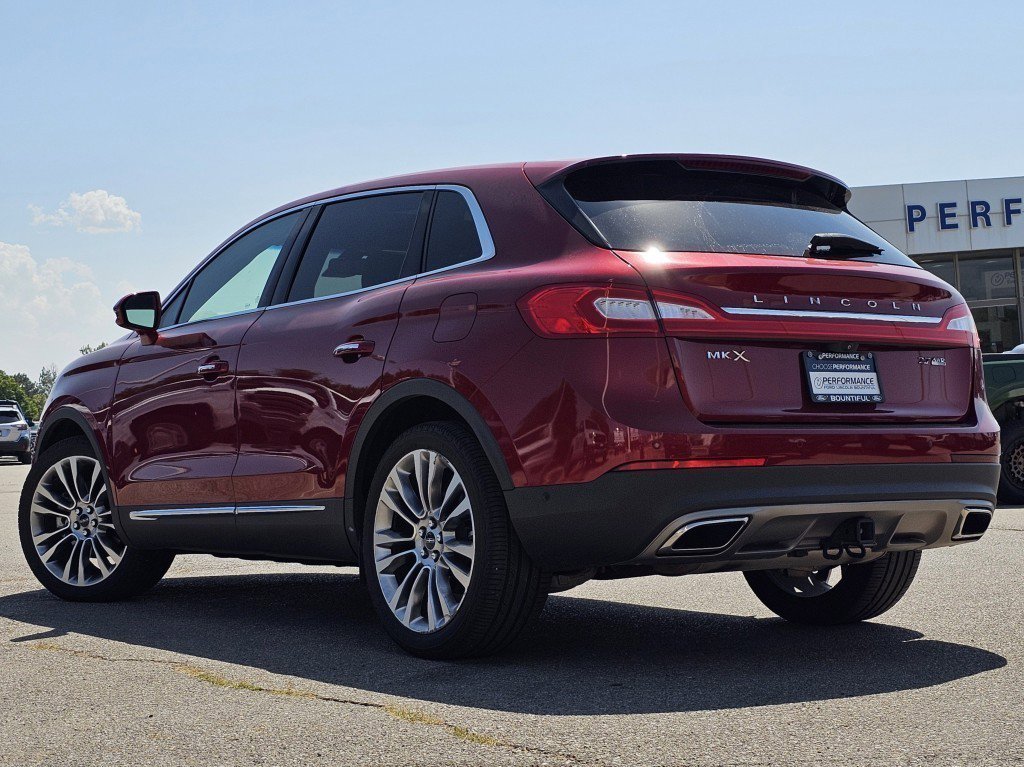 Used 2016 Lincoln MKX Reserve w/ Luxury Package image 18