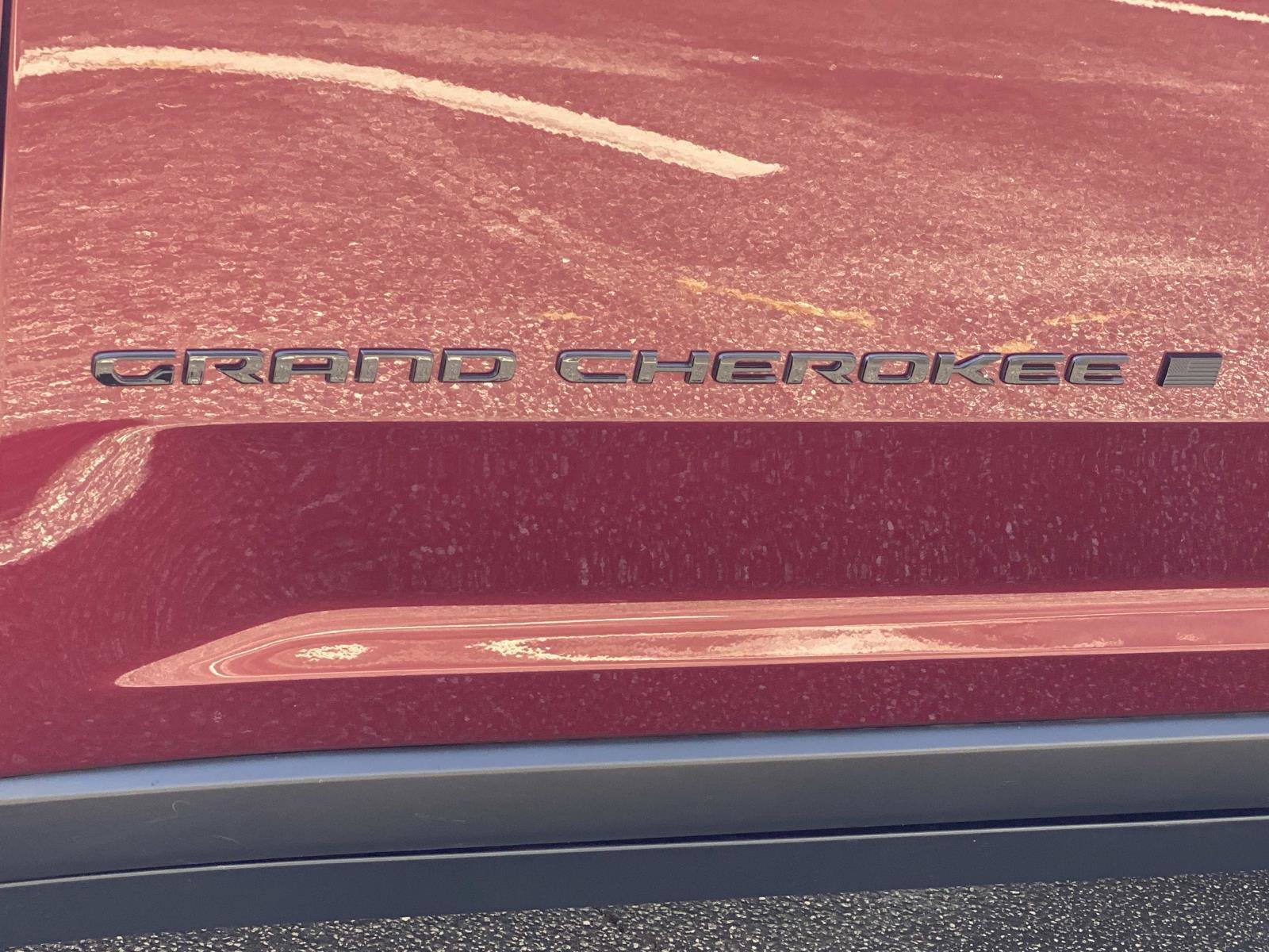 Used 2025 Jeep Grand Cherokee Altitude RWD image 13