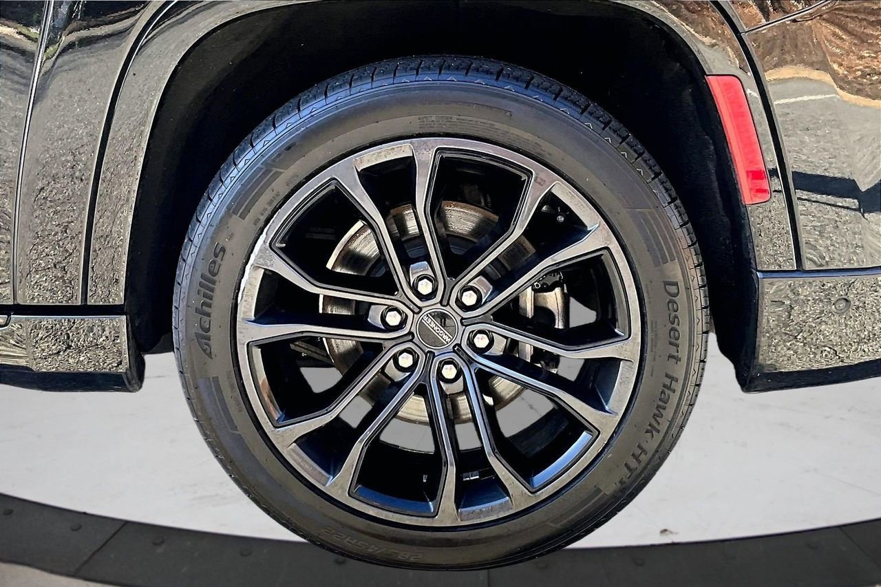 Certified 2024 Jeep Grand Wagoneer L Series II w/ Quick Order Packagew 28T image 37