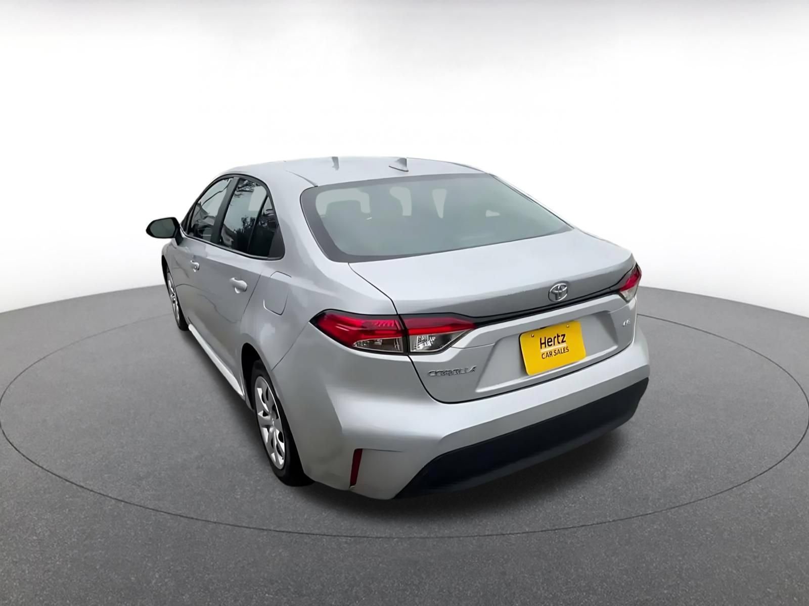 Used 2025 Toyota Corolla LE FWD image 10
