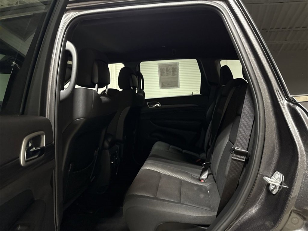 Used 2019 Jeep Grand Cherokee Laredo image 22