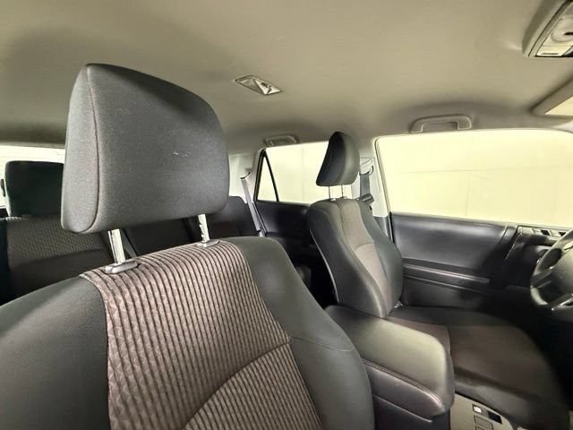 Used 2022 Toyota 4Runner TRD Off-Road AWD/4WD image 32